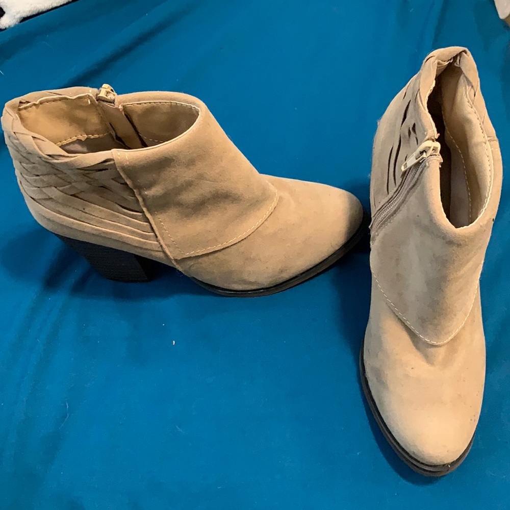 RUE21 heeled boots, size 6/7